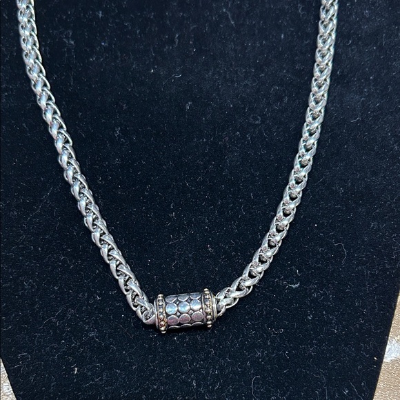 Elegant Silver Necklace